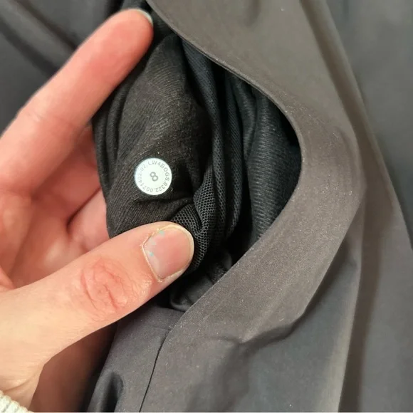Lululemon Rain Rebel Jacket black size 8 - Picture 5 of 6